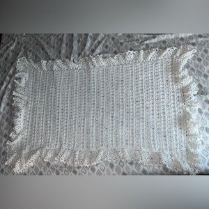 White baby handmade crochet blanket with crotchet hat. 28inx46in hat 0-6mo.